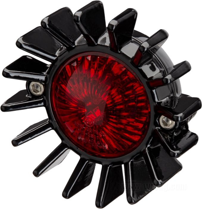 Rücklicht »Big Fin« von Motone; Aluminiumguss, schwarz, lackiert; Tiefe: 39 mm; Ø 92 mm; Glühlampen-Typ: LED; Gewinde: #10-32; 12 V; mit LED Leuchtmittel; mit Bremslicht; mit Alu-Gehäuse; mit Kennzeichenbeleuchtung; Montagefläche: plan; mit vier Muttern; E4 geprüft; Bruttogewicht: 225 g