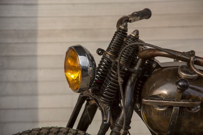 Scheinwerfer komplett »Detroit«; Stahl, verchromt; Tiefe: 100 mm; Ø 153 mm; für Scheinwerfereinsatz (Ø): 5-3/4”; Glühlampen-Typ: Sealed Beam; Linse: bernstein; 12 V; 37.5/60 W; mit Lampeneinsatz; mit Montageblock; Bruttogewicht: 899 g