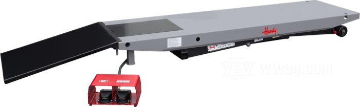 Banco sollevatore ad aria »S.A.M. 1200« di Handy; acciaio, grigio(a) / nero, rivestito a polvere; lunghezza x larghezza: 213 x 61 cm; peso netto: 150 kg; U.S.A.; peso lordo: 160 kg