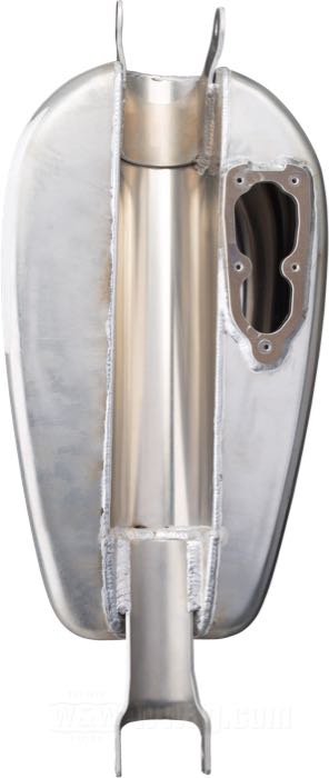 Benzintank »Trackmaster« von Easyriders; passend für Sportster 2007-2020; Aluminium, blank; Volumen: 7 l; mit Tankdeckel: 1 x entlüftet, abschließbar; erforderlicher Benzinhahn: keiner - mit Öffnung für Benzinpumpe; Bruttogewicht: 3.99 kg