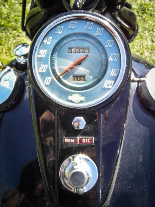Linse von The Cyclery; für Two-Light-Tachocover; passend für alle Twins 1947-1961; Glas, rot; mit Abteilerblech und Gummikeder; ersetzt OEM HD 71350-47; Deutschland; Bruttogewicht: 25 g