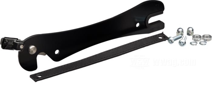 Mounting bracket »Quicklock« by Lejonkulan; fits Softail Breakout and Fat Boy 2018→; mounting hole distance on fender: 234 mm; billet aluminum, black anodized, right; Sweden; gross weight: 478 g