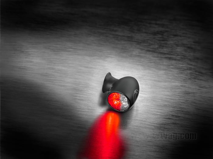 Turn signals »Atto DF« by Kellermann; billet aluminum, black; depth: 14 mm; Ø 10 mm; bulb type: LED; thread: M5 x 0.5; 12 V; position: rear; E13 approved; Germany; gross weight: 32 g