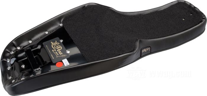 Double seat »Cobra Diamond« by Le Pera; fits Sportster 1982-2003; synthetic leather, black; length x width: 69 x 27 cm; USA; gross weight: 3 kg