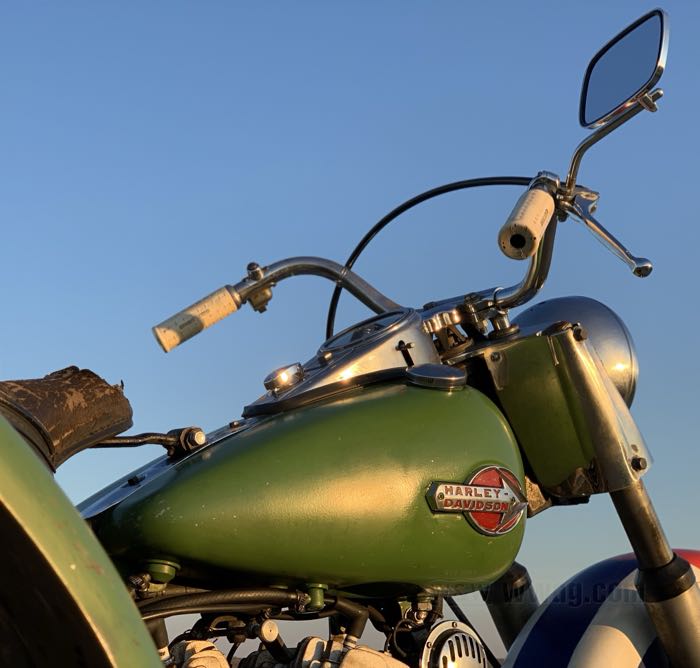 Benzin- und Öltanks; passend für 750cc Flathead Solo, Servi-Car 1937-1946; Stahlblech; erforderlicher Benzinhahn: 3/4”-18 HD Push/Pull; ersetzt OEM HD 61237-51; Bruttogewicht: 7.7 kg