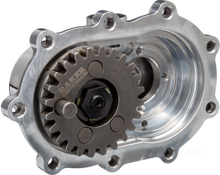 Tapa de arranque de BAKER Drivetrain; para todas las transmisiones FL y FX de 4-velocidades 1936-1986 y BAKER 6 en 4; aluminio macizo, pulido; con tornillería y junta; EE. UU.; peso bruto: 3.8 kg