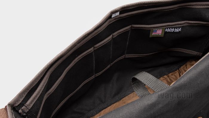 Bolso de mensajería de Duluth Pack; canvas / cuero de vaca, negro; A x A x F: 44 x 36 x 11 cm; EE. UU.; peso bruto: 848 g