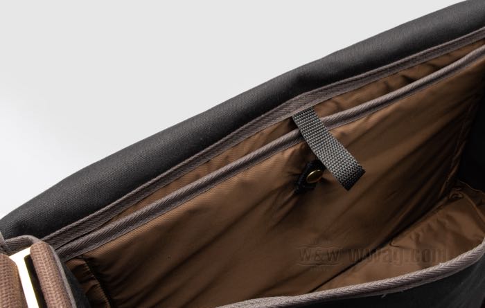 Bolso de mensajería de Duluth Pack; canvas / cuero de vaca, negro; A x A x F: 44 x 36 x 11 cm; EE. UU.; peso bruto: 848 g