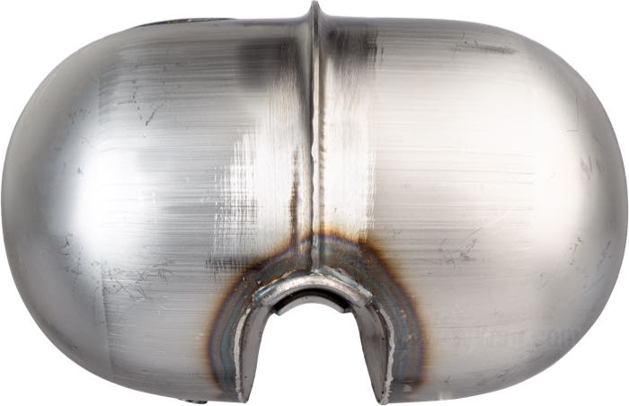 Depósito de gasolina »Mustang con aleta«; acero, natural; volumen: 12.5 l; tapón necesario: screw-in 1983→ / 1 x ventilado; grifo de gasolina necesario: 3/8” NPT o 2 x 1/4” NPT; peso bruto: 4.28 kg