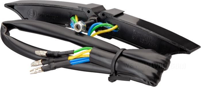 Rücklicht »Mini LED X-Wing«; Kunststoff, schwarz; B x H x T: 137 x 16 x 21 mm; Glühlampen-Typ: LED; 12 V; mit Bremslicht; E9 geprüft; Bruttogewicht: 80 g