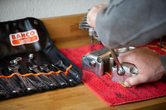 Combination wrench set by Bahco; steel, chrome-plated / satin finish; net weight: 1660 g; SAE; 11 pieces; wrench size: 3/8” / 7/16” / 1/2” / 9/16” / 5/8” / 11/16” / 3/4” / 13/16” / 7/8” / 15/16” / 1”; with sheath; Spain; gross weight: 1.85 kg