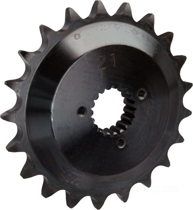 Conjunto de piñón desplazado; apropiado para Sportster de 4 velocidades 1984-1990; neumáticos de 150 mm; acero; desplazamiento: 5 mm; número de dientes: 21; paso de los dientes: 530 (5/8” x 3/8”); peso bruto: 970 g