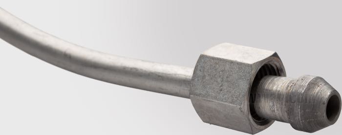 Entlüftungsleitung von Strange Bird; passend für Big Twin OHV 1936-1937; vom Gehäuse zum Öltank; Stahl, CAD (ZnNi Verfahren); ersetzt OEM HD 3572-36; USA; Bruttogewicht: 65 g