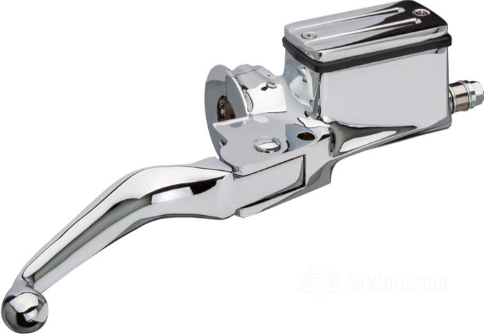 Pompa freno a mano; atto per FLH 1982-1984, FLT 1982-1983, FX, Sportster e FXR 1982-1983, FXRT 1986-1986, FXRD 1986; alluminio fuso, cromato; Ø pistone idraulico: 3/4” (19 mm); liquido di freno obbligatorio: DOT 5; rimpiazza OEM HD 45013-82 e 45015-83; peso lordo: 1.04 kg
