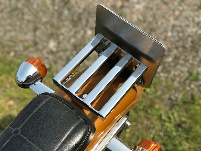 Luggage carrier »FLH Style« by PanAm; fits Sportster 1974-1978; steel, chrome-plated; length x width: 164 x 144 mm; Sweden; gross weight: 742 g