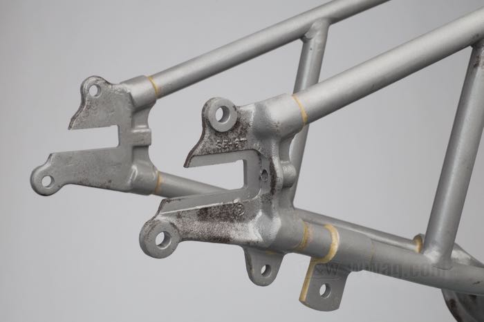 Telaio di Samwel Supplies; atto per modelli W e WR 45”/750 cc 1941-1952; acciaio / stampaggio acciaio; rimpiazza OEM HD 47006-48R; Europa; peso lordo: 25 kg