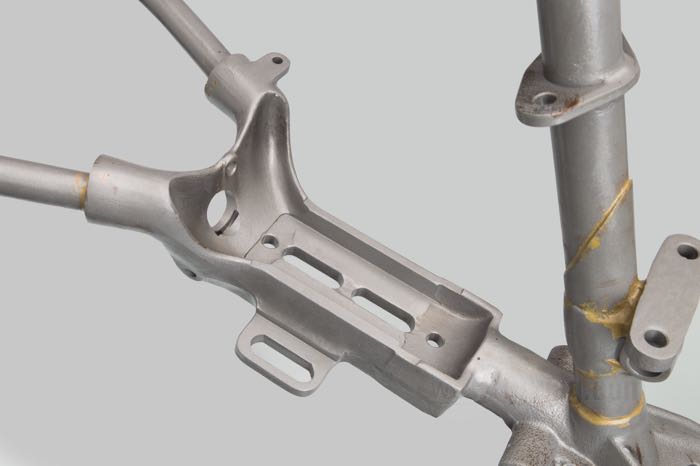 Telaio di Samwel Supplies; atto per modelli W e WR 45”/750 cc 1941-1952; acciaio / stampaggio acciaio; rimpiazza OEM HD 47006-48R; Europa; peso lordo: 25 kg