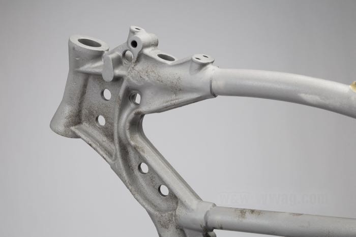 Telaio di Samwel Supplies; atto per modelli W e WR 45”/750 cc 1941-1952; acciaio / stampaggio acciaio; rimpiazza OEM HD 47006-48R; Europa; peso lordo: 25 kg