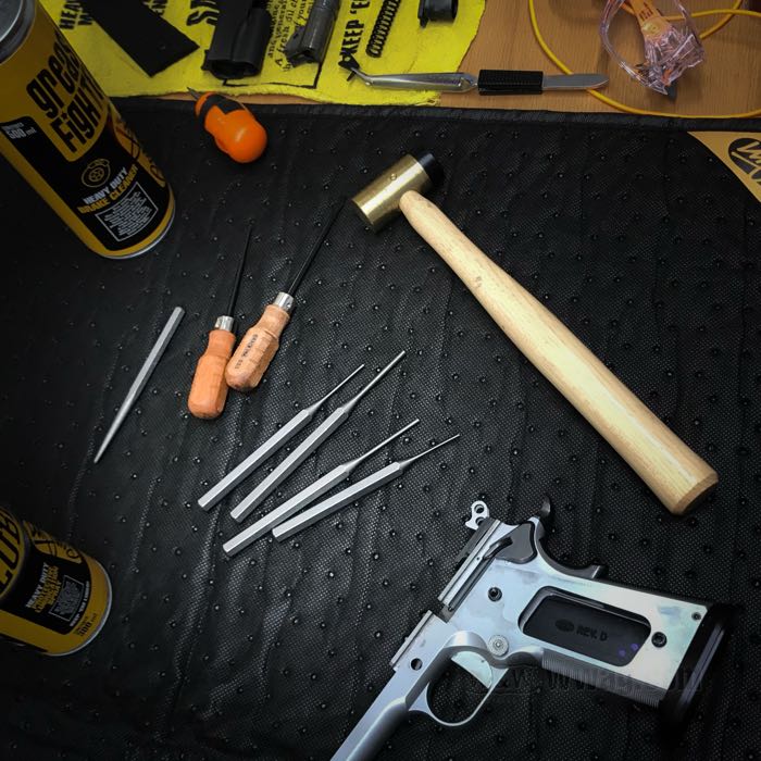 Juego de destornilladores  »Original Gun Care« de Grace USA; acero cromo-vanadium / madera dura, pavonado; de 8 piezas; con estuche de vinilo; EE. UU.; peso bruto: 437 g