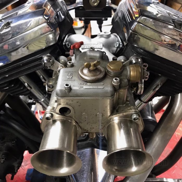 Kit di montaggio di DynaMite; per Collettore d'aspirazione; per carburatori Weber DCOE 40; atto per Evolution Big Twin 1993-1999; acciaio, cromato; Paesi Bassi; peso lordo: 49 g