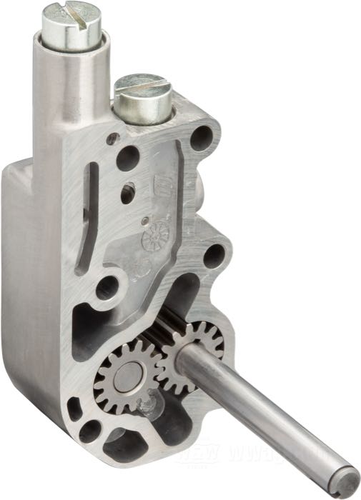 Oil pump; fits Evolution Big Twins 1992-1999; cast aluminum; replaces OEM HD 26053-92; gross weight: 1.04 kg