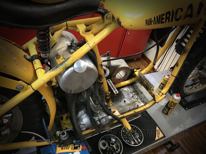 W&W Cycles - PanAm Ölsaugmatten für Harley-Davidson