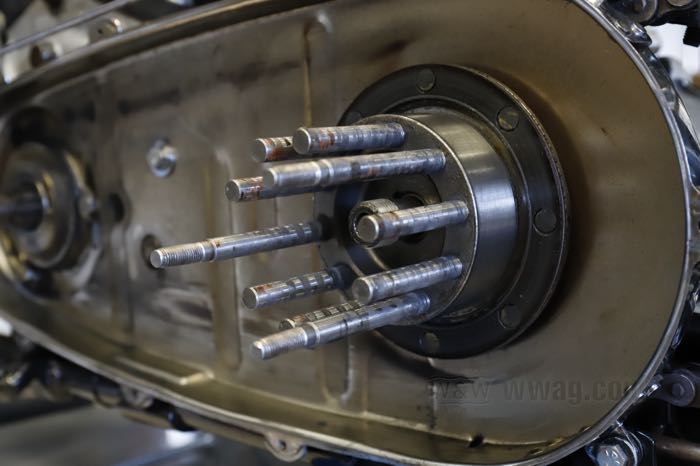 Mozzo frizione; atto per Big Twin 1941-primi 1984; acciaio, c. 3 prigionieri lunghi; rimpiazza OEM HD 37550-41B; peso lordo: 2.02 kg