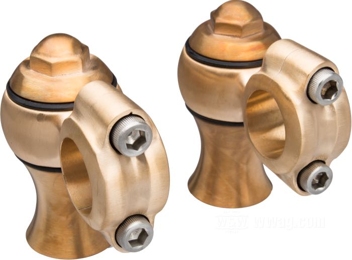 Riser »Vintage Style« von DBBP; Bronze, gebürstet; Gewinde: 1/2”-13; für Lenker-Ø: 1 ”; Maße gemäß Zeichnung: H-Anbauhöhe = 50 mm, T-Gesamthöhe = 82 mm, P-Kröpfung nach hinten = 52 mm; mit Riserschrauben; Bruttogewicht: 1.6 kg