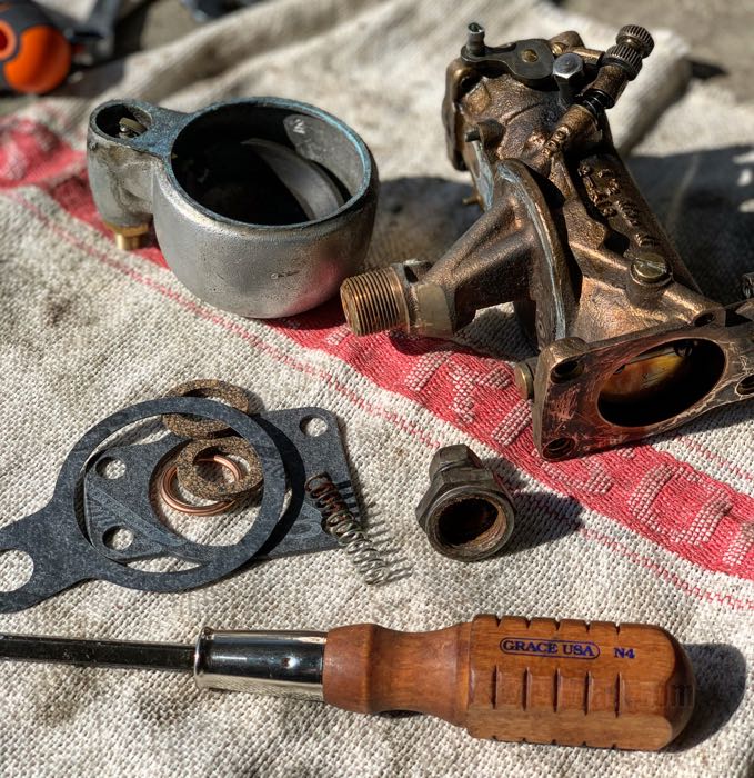 Schwimmerkammer von Samwel Supplies; passend für OHV Big Twins 1936-1965, K-Modelle 1952-1956; Aluminiumguss, blank; mit Schwimmerhebel-Achse, Ablassschraube	; ersetzt OEM HD 1267-36A und 27371-36; Europa; Bruttogewicht: 161 g