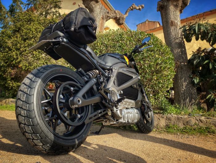 Tire »MT60RS« by Pirelli; rubber / steel; position: front; 120/70ZR17 58W; tubeless; permitted rims min-max: 3.50 - 3.75; ECE R75 approved, DOT approved; gross weight: 6 kg