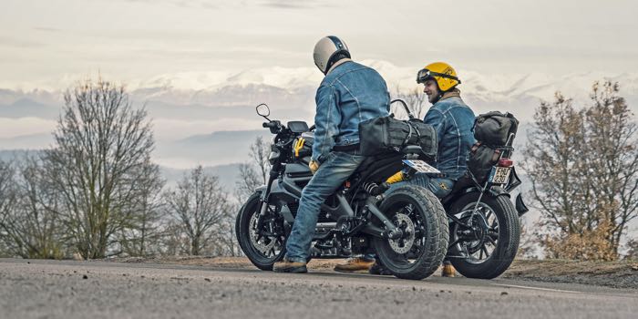 Tire »MT60RS« by Pirelli; rubber / steel; position: front; 120/70ZR17 58W; tubeless; permitted rims min-max: 3.50 - 3.75; ECE R75 approved, DOT approved; gross weight: 6 kg