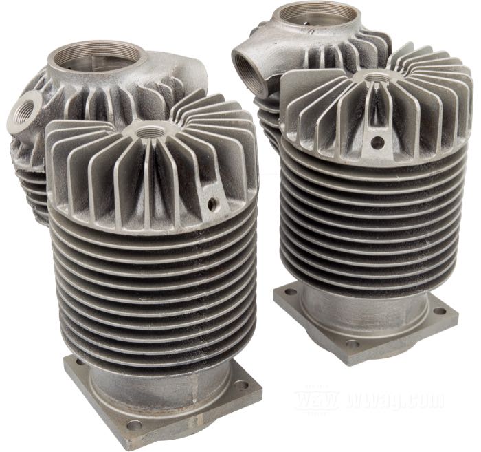 Set cylindres de The Cyclery; adaptable à modèles IOE 61” /1000 cc 1924-1929; fonte, finition brute de fonderie; alésage nominal: 3-5/16 ”; remplace OEM HD 2-24 et 3-24; Australie; poids brut: 19.4 kg
