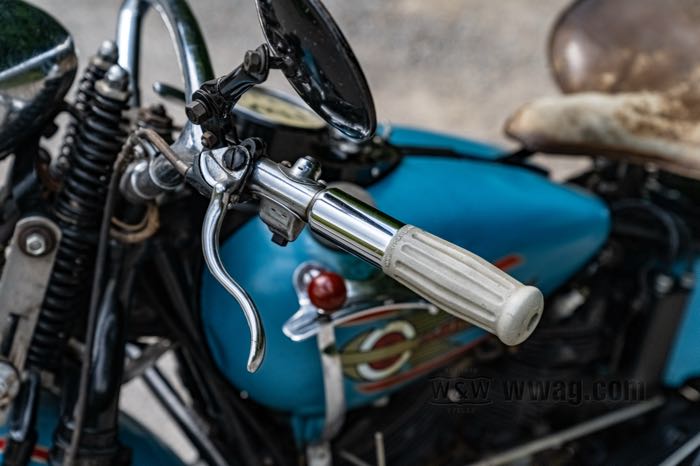 Grip spiral »pull type«; for Bendix and other later style carbs or models with left hand throttle; fits models 1935-1948; steel, chrome-plated; replaces OEM HD 56246-35; gross weight: 250 g