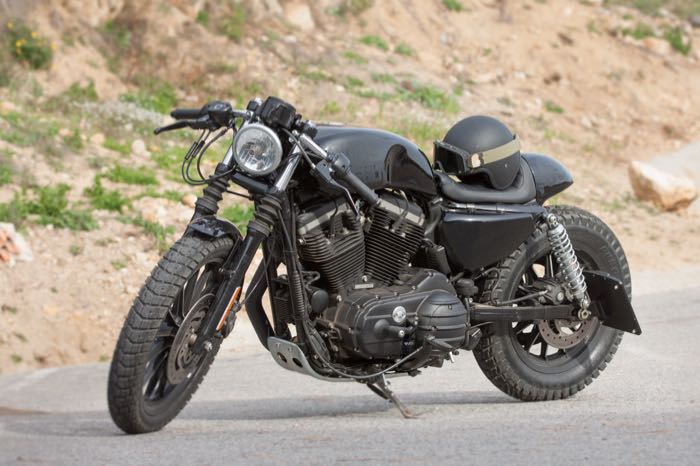 Fuelle; para horquillas con tubos de 39 mm; apropiado para Sportster 1988-2020 (salvo modelos con tubos de 49 mm o horquillas upside-down), Dyna 1992-2005, FXR 1988-1994; goma, negro mate; largo: 170 mm; peso bruto: 200 g