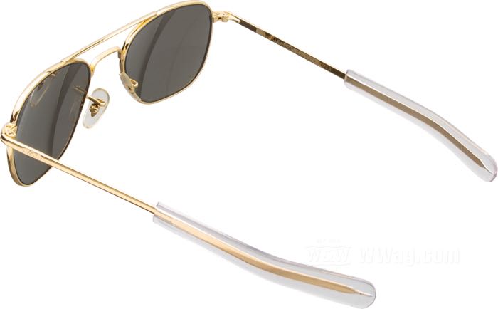 Sunglasses »Original Pilot« by AO; metal, gold-plated; lens material: mineral glass; lens color/type: true color grey; lens width: 52 mm; with protection case; USA; gross weight: 101 g