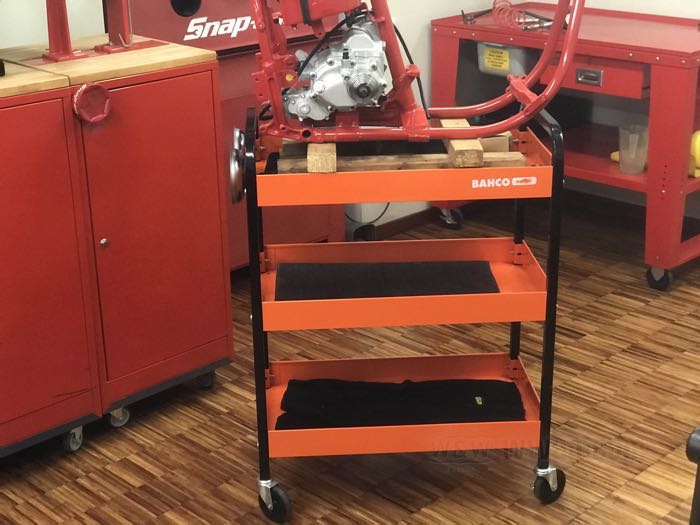 Roll cart by Bahco; steel, orange / black, powder-coated; L x W x H: 75.5 x 42.5 x 103 cm; with two trays; gross weight: 19 kg