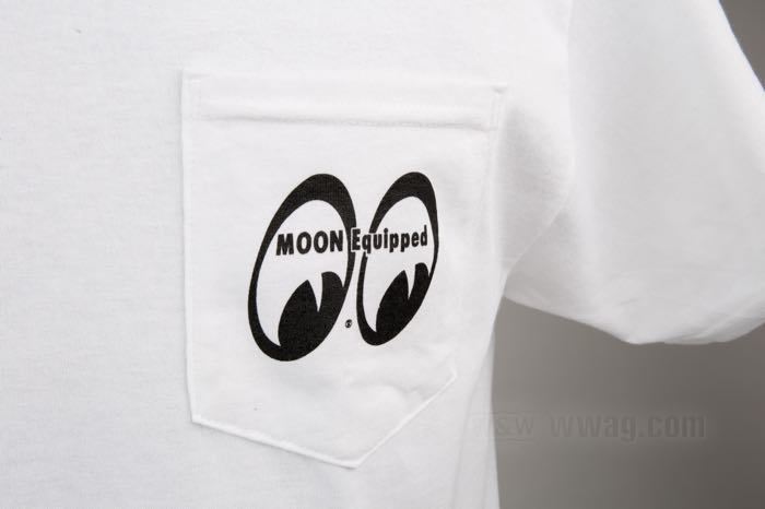 T-shirt »MOON Chest Pocket« de Mooneyes; coton, blanc; taille: S; poids brut: 171 g