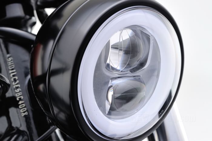Faro completo »Capsule-120« di Daytona; acciaio, nero, verniciato; profondità: 95 mm; Ø 134 mm; tipo di lampadina: LED; 12 V; 22W/22W + 2 W; con inserto faro; con blocchetto di montaggio; con dispositivo luce di posizione; omologato E6; peso lordo: 995 g