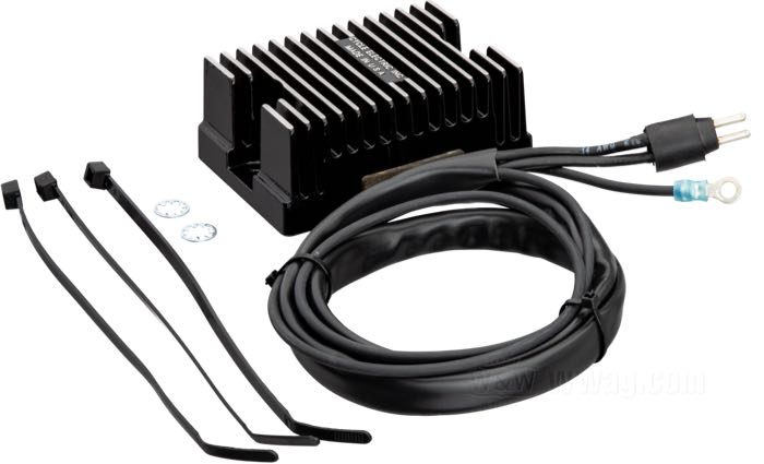 Regulatore/Raddrizzatore di Cycle Electric; atto per Sportster late 1984-1990; alluminio, nero, anodizzato; rimpiazza OEM HD 74523-84A; U.S.A.; peso lordo: 570 g