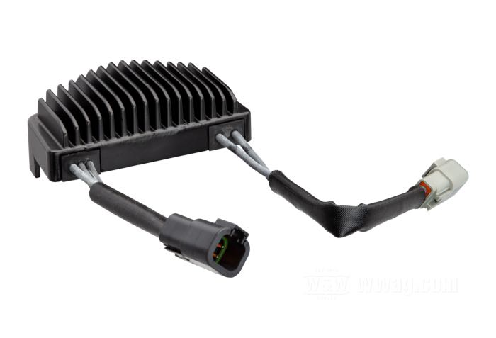 Regulateur/Redresseur »Standard«; adaptable à Dyna 2006-2007; aluminium, noir; remplace OEM HD 74631-06; poids brut: 780 g