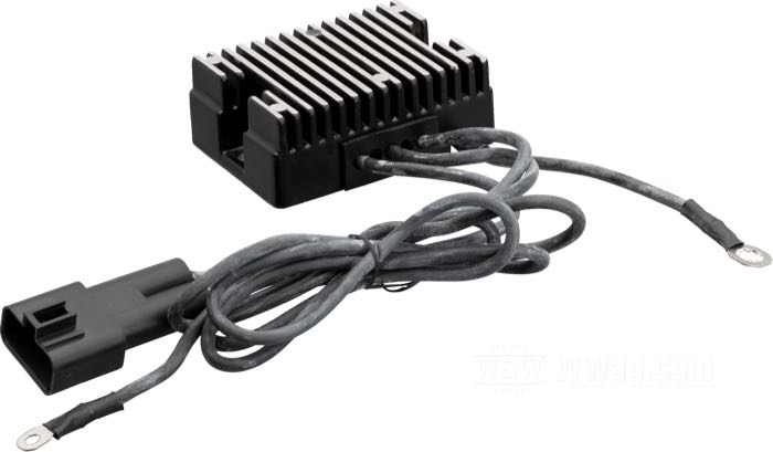 Regulateur/Redresseur »Standard«; adaptable à Dyna 1999-2003; aluminium, noir; remplace OEM HD 74518-99A; poids brut: 480 g