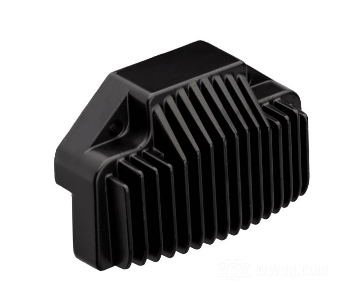 Regulateur/Redresseur »Standard«; adaptable à Dyna 2006-2007; aluminium, noir; remplace OEM HD 74631-06; poids brut: 780 g