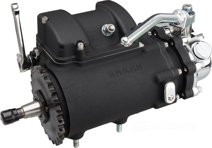 Transmisión 6 velocidades »6 in 4« de BAKER Drivetrain; apropiado para Knucklehead 1936-1947, Big Twin Flathead 1937-1948, Panhead 1948-1964; aluminio fundido / acero, negro; con piñón de 23 dts, tapa de arranque cromada; EE. UU.; peso bruto: 22 kg