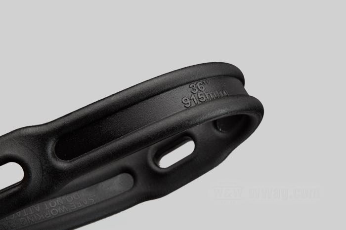Spannriemen von The Perfect Bungee; Polyurethan, schwarz; Länge x Breite: 86 cm x 22 mm; USA; Bruttogewicht: 112 g