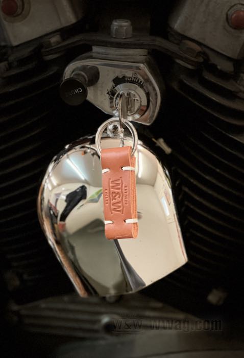 Porte-clefs »Logo« de W&W Cycles; vachette; longueur x largeur: 63 x 23 mm; Allemagne; poids brut: 16 g