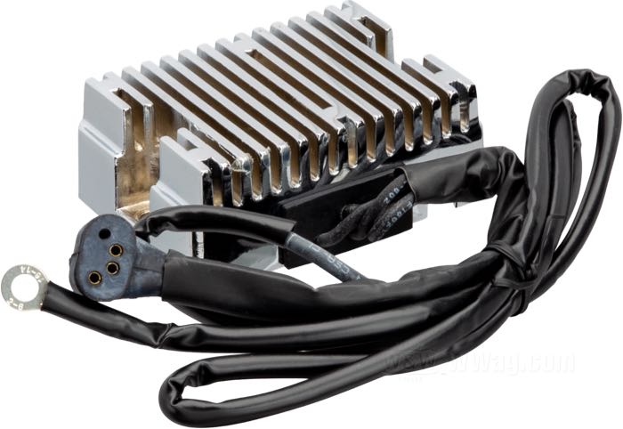Regulator/Rectifier »Standard«; fits Big Twin 1970-1975; aluminum, chrome-plated; replaces OEM HD 74510-70A; gross weight: 450 g