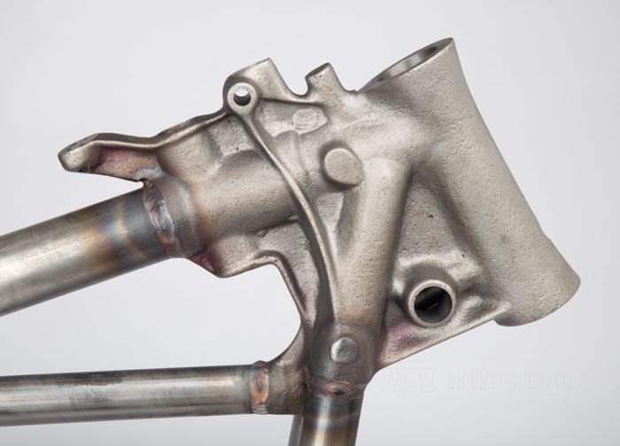 Telaio rigido »Wishbone« di VG Classic Frames & Parts; atto per Panhead 1952-1953; acciaio / ghisa sferoidale, naturale; rake: 30 °; rimpiazza OEM HD 47000-40A; Paesi Bassi; peso lordo: 37 kg
