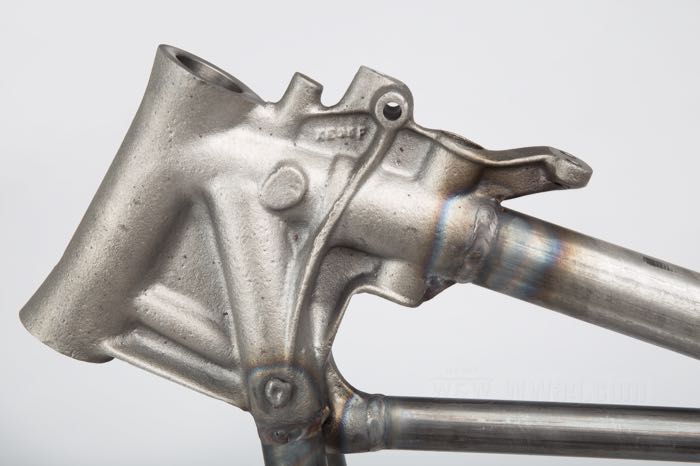 Telaio rigido »Wishbone« di VG Classic Frames & Parts; atto per Panhead 1952-1953; acciaio / ghisa sferoidale, naturale; rake: 30 °; rimpiazza OEM HD 47000-40A; Paesi Bassi; peso lordo: 37 kg