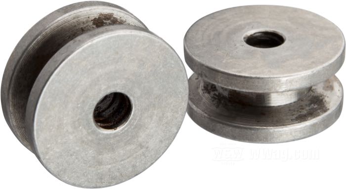 End plug (control coil) by Colony; for Control coil; for cables .188”/4.8 mm OD; fits Big Twin 1949-1954, Servicar 1954-1957; steel, right hand thread; Ø 20 mm; thickness: 9.5 mm; replaces OEM HD 56410-47; USA; gross weight: 38 g