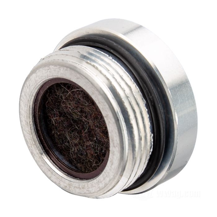 Bouchon fileté; pour Cache primaire extérieur; pour remplissage d‘huile; adaptable à Sportster 1954-1976; alu billet, finition usinée, avec feutre d'aération; hauteur: 1”; Ø 1-3/4”; BTR; filetage: 1-1/2”-12; clé: 1/2 ”; avec joints torique; poids brut: 74 g